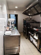 Retail in Girona, Gerona for lease Interior Photo- Image 2 of 4