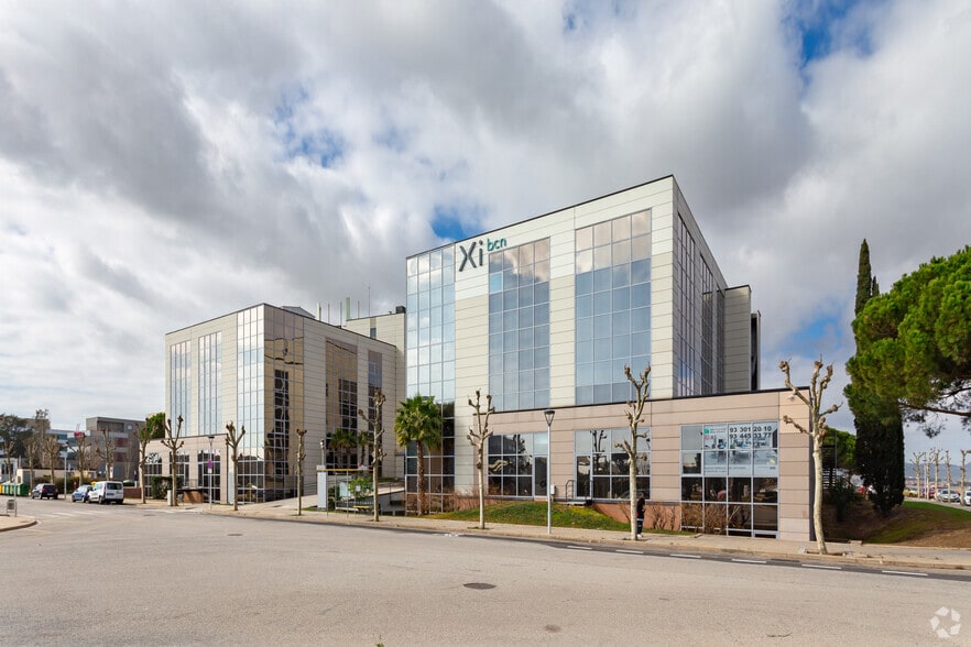 Office in El Prat de Llobregat, Barcelona for lease - Primary Photo - Image 1 of 4