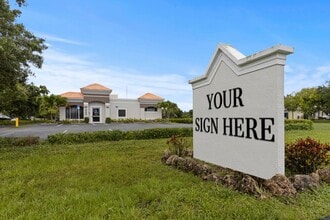 845 37th Pl, Vero Beach, FL for lease Interior Photo- Image 2 of 5