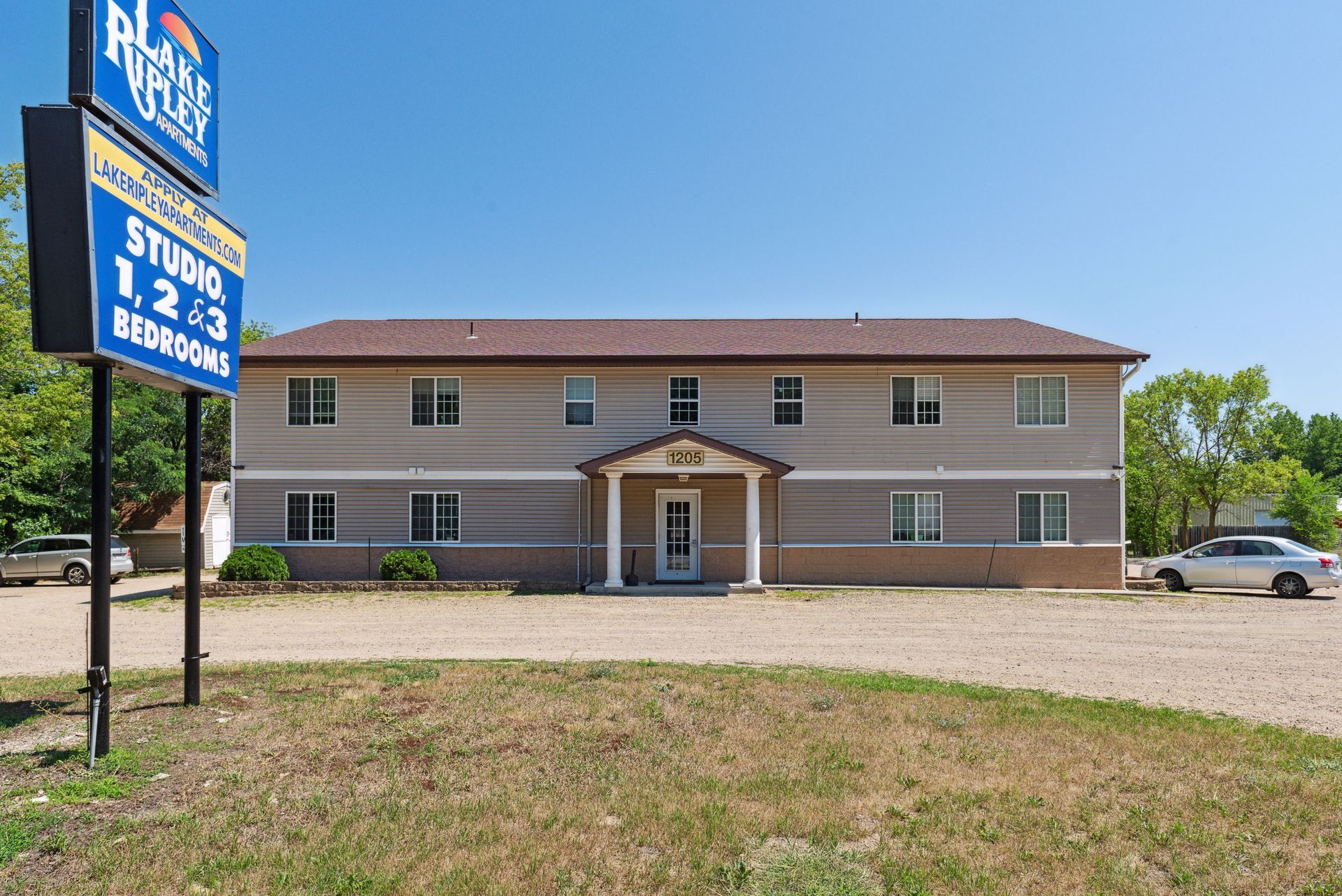 1205 S Sibley Ave, Litchfield, MN 55355 Lake Ripley Apartments