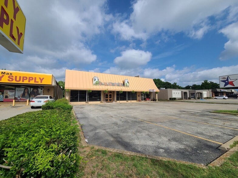 3717 S Broadway Ave, Tyler, TX for sale - Building Photo - Image 1 of 1