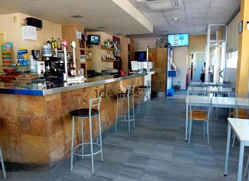 Retail in La Granada, Barcelona for sale - Building Photo - Image 2 of 30