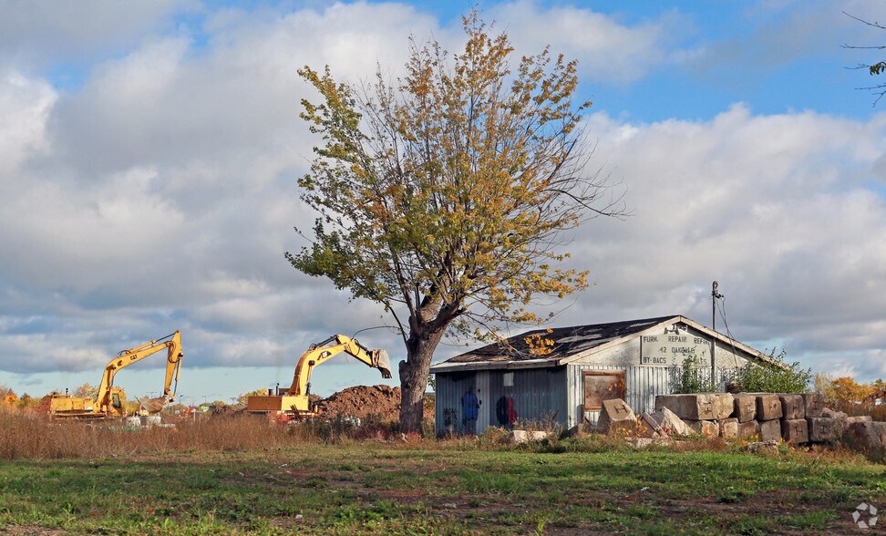 42 Oakdale Ave, St Catharines, ON for sale - Primary Photo - Image 1 of 2