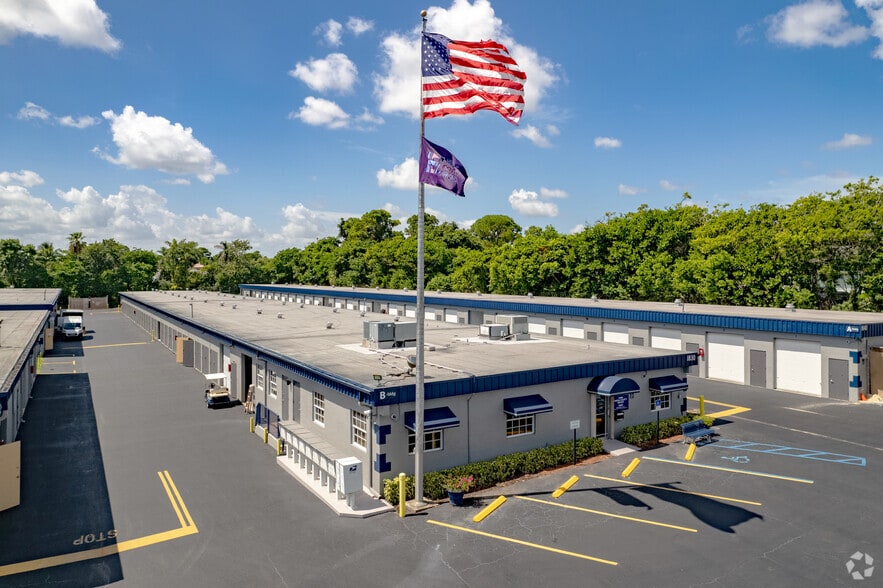 1840 Hypoluxo Rd, Lake Worth, FL for lease - Building Photo - Image 2 of 16