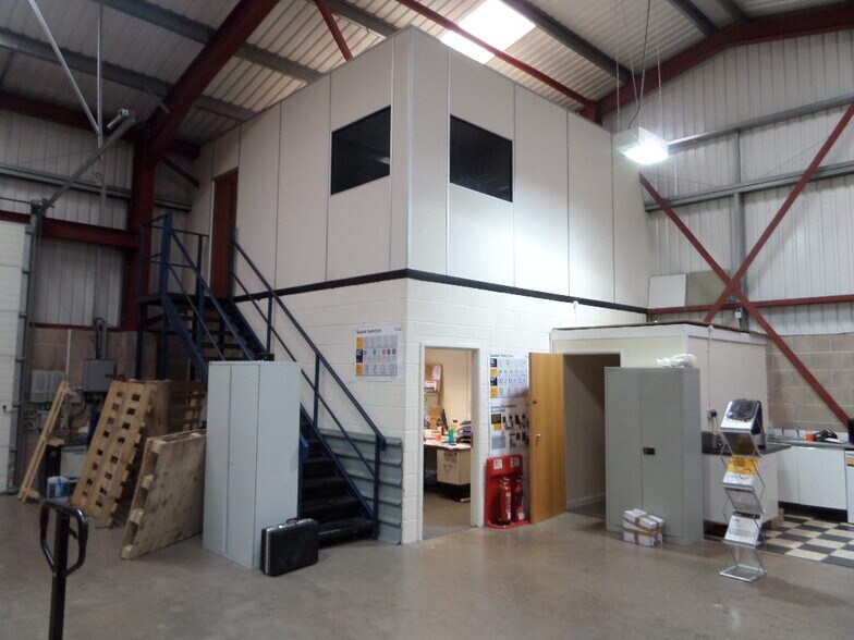 Clos Marion, Cardiff for lease - Building Photo - Image 2 of 11