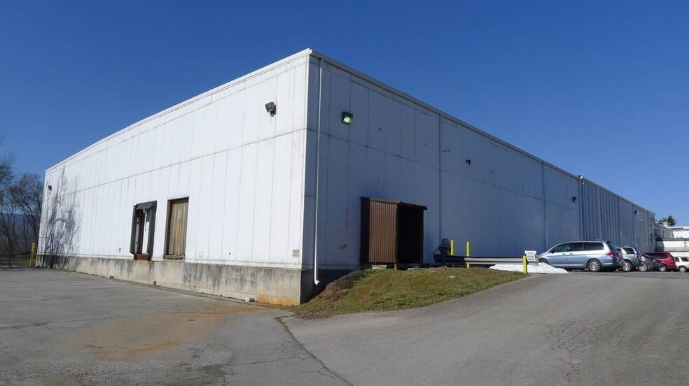 1025 Electric Rd, Salem, VA for sale - Building Photo - Image 1 of 1