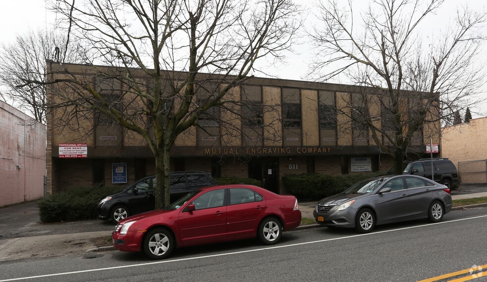 511 Hempstead Ave, West Hempstead, NY 11552