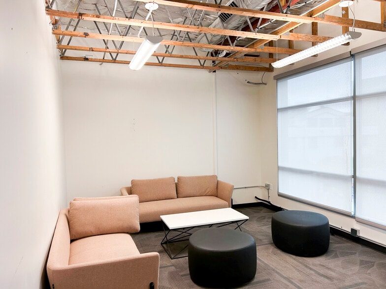 2319 E Colfax Ave, Denver, CO for lease - Interior Photo - Image 2 of 6