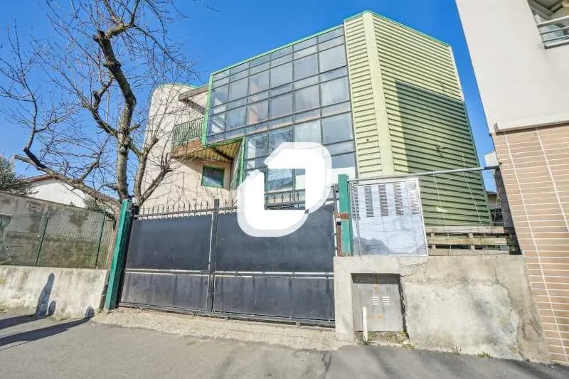 Office in Romainville for lease Building Photo- Image 1 of 8