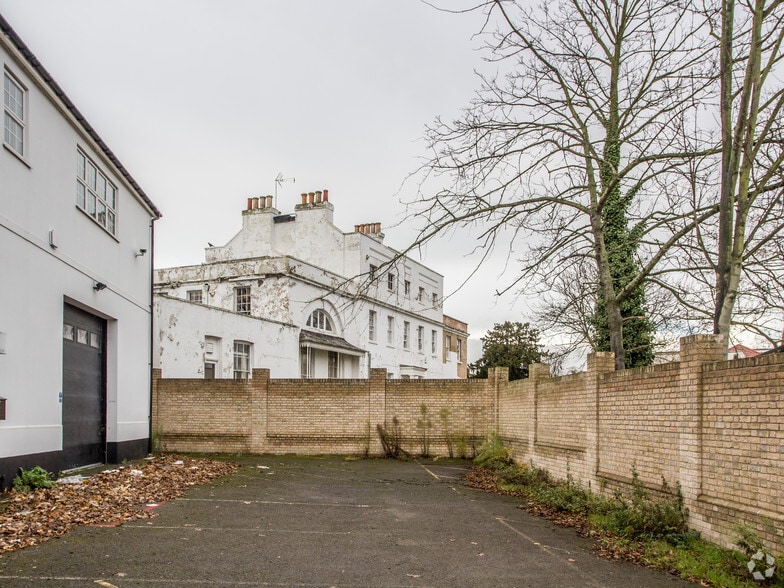 Worton Rd, Isleworth for lease - Building Photo - Image 2 of 8