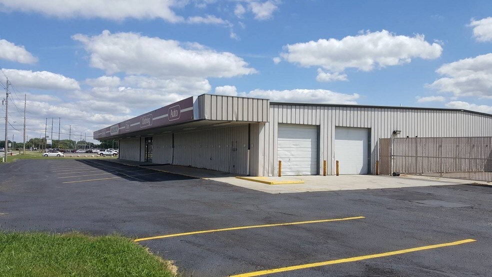 530 Mccall Rd, Manhattan, KS for sale - Primary Photo - Image 1 of 1