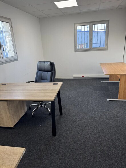 3 Bis Rue Condorcet, Cenon for lease - Interior Photo - Image 3 of 5