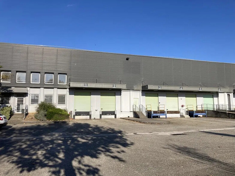 17 Rue André Sentuc, Vénissieux for lease - Building Photo - Image 1 of 6