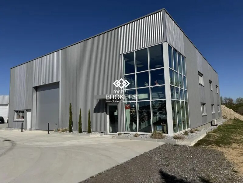 Flex in Vourles for lease Building Photo- Image 1 of 5