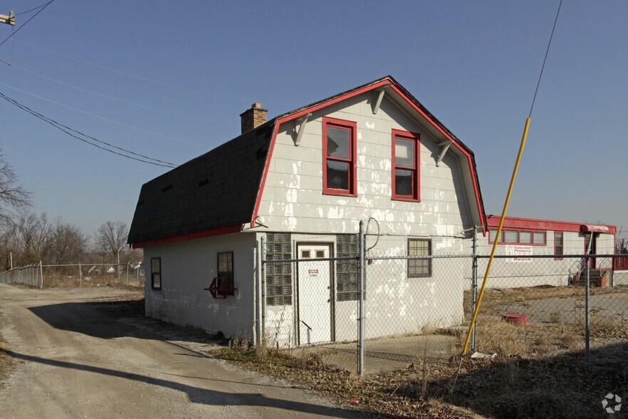 217-219 Cornell Ave, Clarksville, IN for sale - Primary Photo - Image 1 of 1