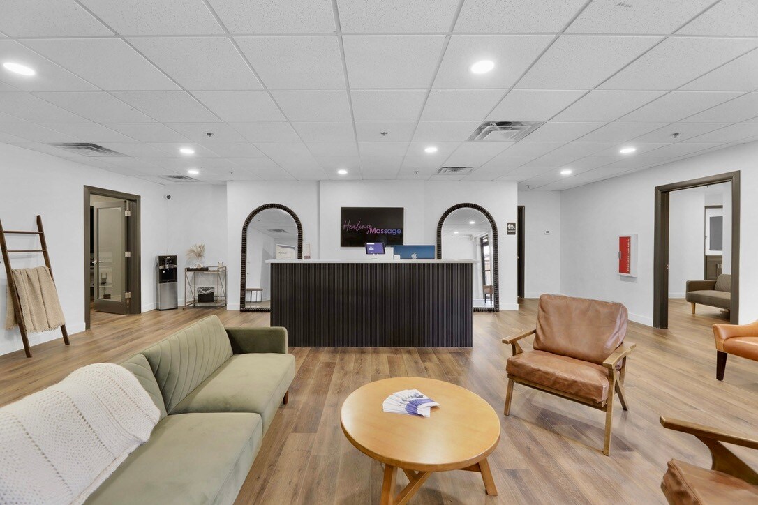 5620 W Thunderbird Rd, Glendale, AZ 85306 - Unit H-3 -  - Lobby - Image 2 of 18
