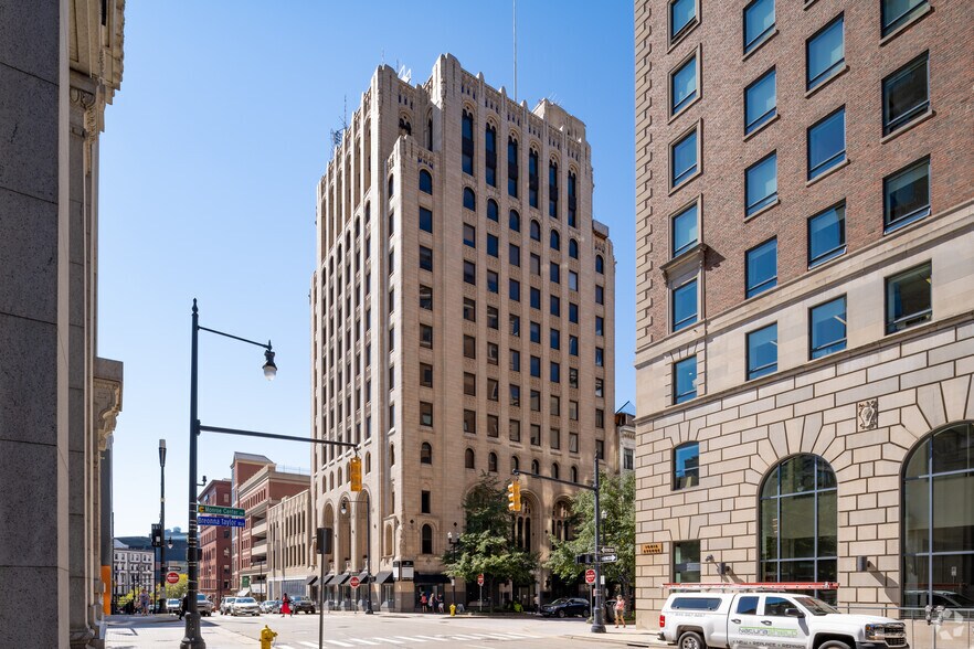 77 Monroe Center St NW, Grand Rapids, MI for lease - Primary Photo - Image 1 of 6