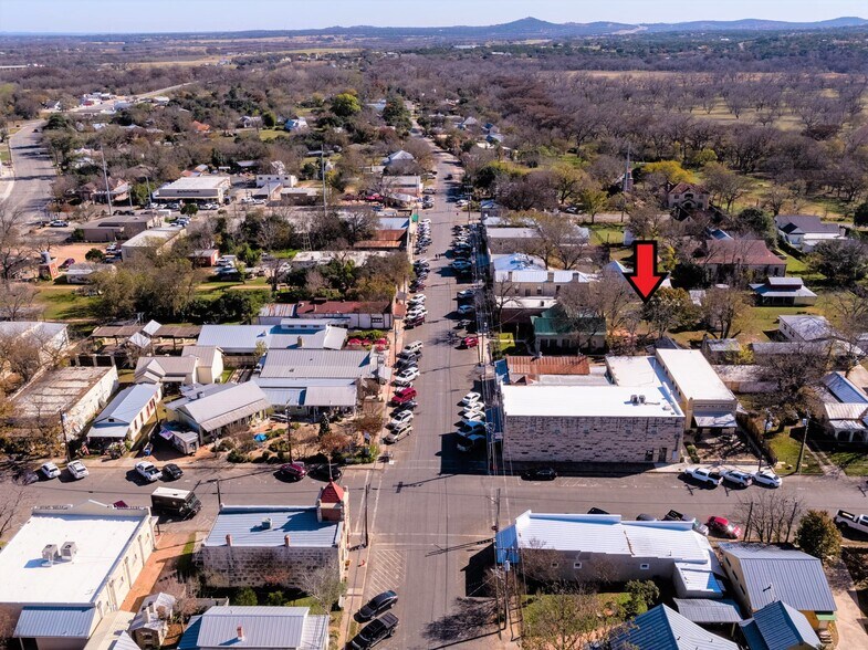 709 High St, Comfort, TX 78013