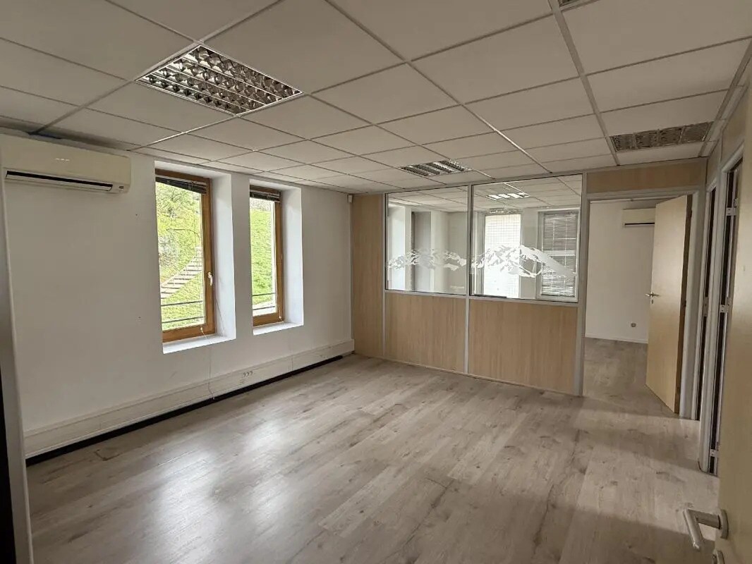 2 Boulevard Antoine De Saint-Exupéry, Lyon for lease Interior Photo- Image 1 of 5