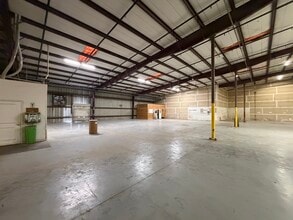 11803 Metro Pky, Fort Myers, FL for lease Interior Photo- Image 1 of 5