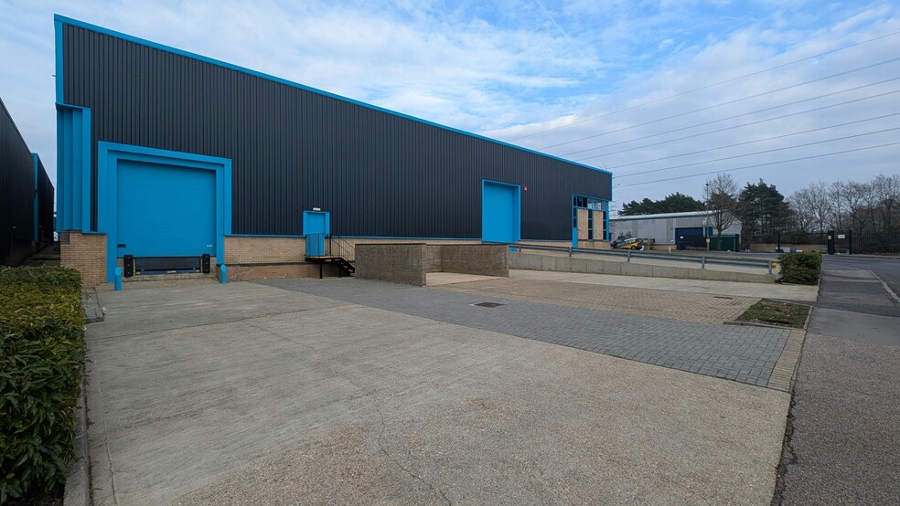 Lakesmere Rd, Horndean for lease - Building Photo - Image 2 of 19