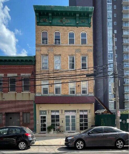 11-36 31st Ave, Astoria, NY for sale - Building Photo - Image 1 of 1