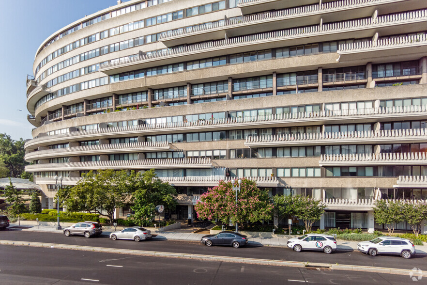 2550-2560 Virginia Ave NW, Washington, DC for lease - Primary Photo - Image 1 of 6