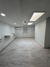 2305 Commonwealth Dr, Charlottesville, VA for sale Interior Photo- Image 2 of 8