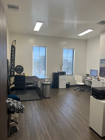 700 N Main St, Santa Ana, CA for lease - Building Photo - Image 2 of 35