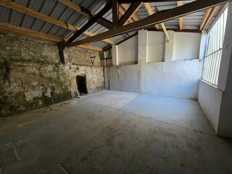 Industrial in Nice for sale - Interior Photo - Image 1 of 5