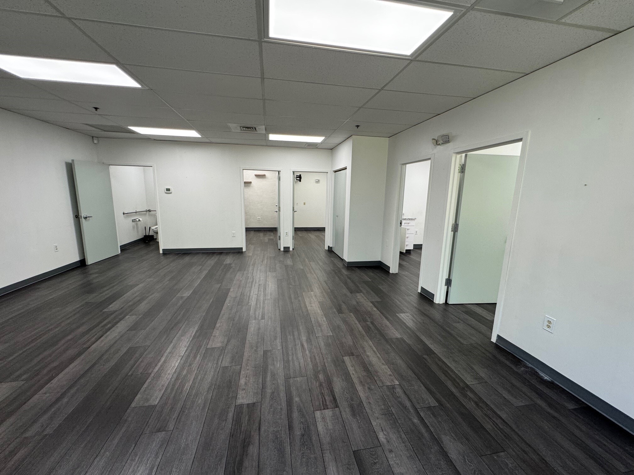 8945-8975 Guilford Rd, Columbia, MD for lease Interior Photo- Image 1 of 2