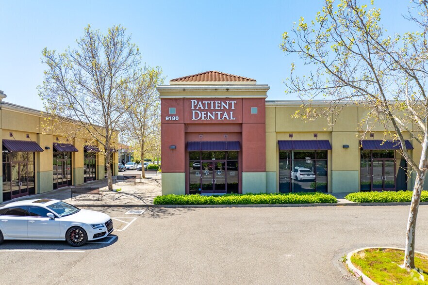 9180 Harbour Point Dr, Elk Grove, CA for lease - Building Photo - Image 3 of 8