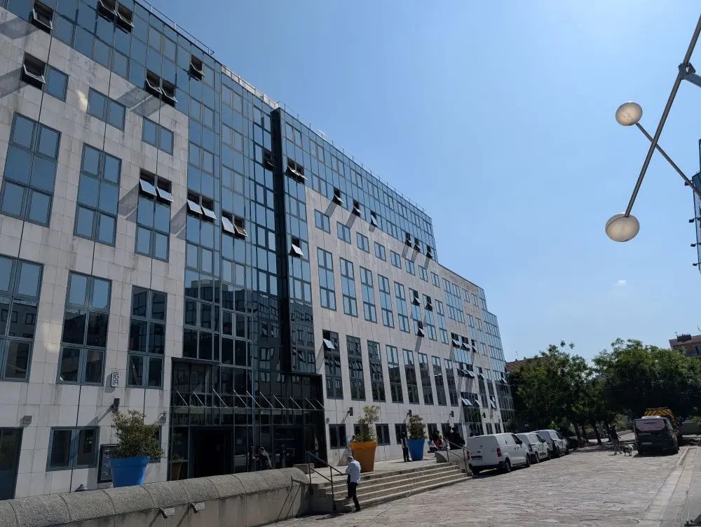 10-12 Cours Louis Lumière, Vincennes for lease Building Photo- Image 1 of 11