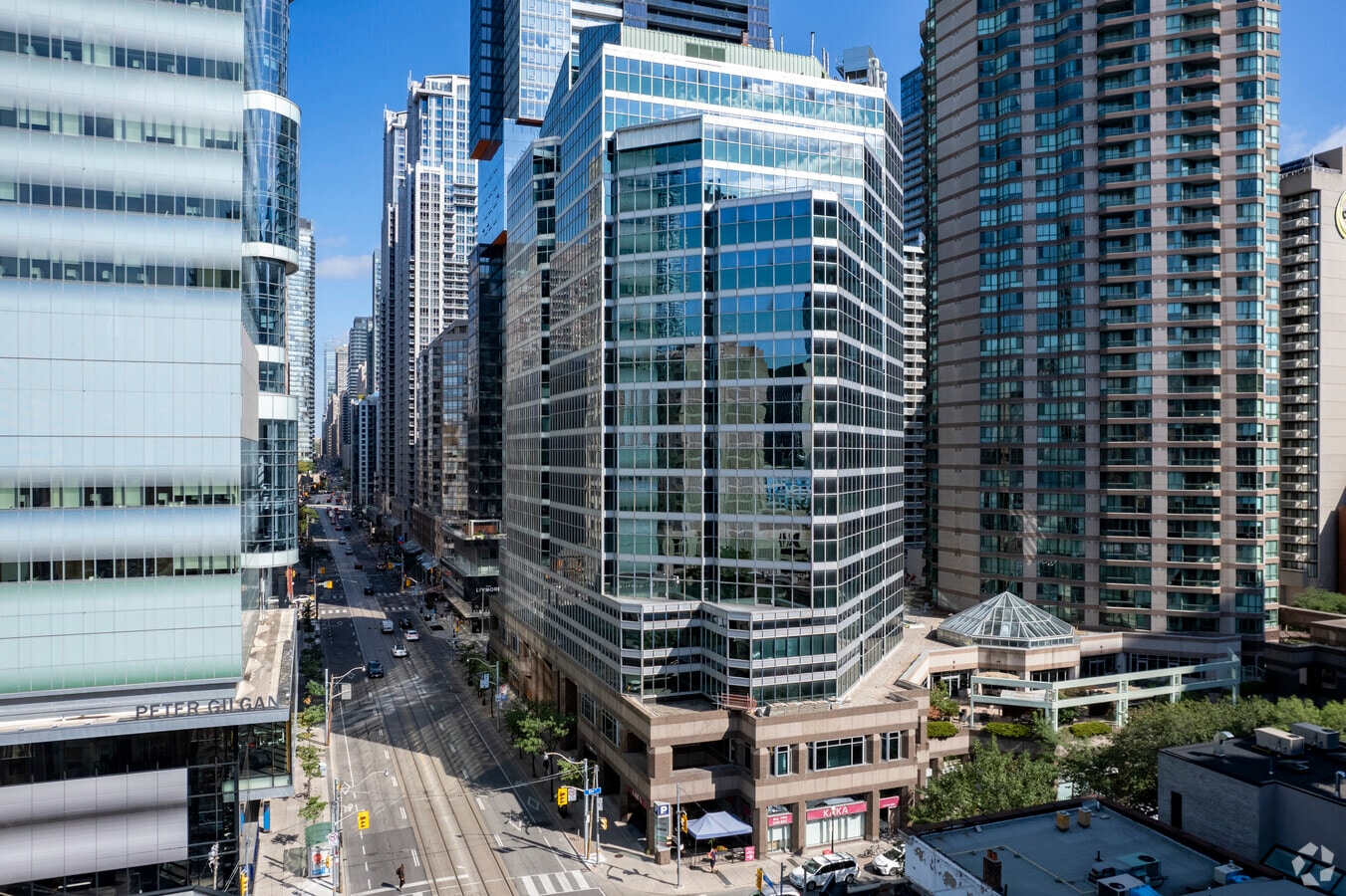 655 Bay St, Toronto, ON M5G 1Z4 655 Bay St, Toronto, ON M5G 1Z4