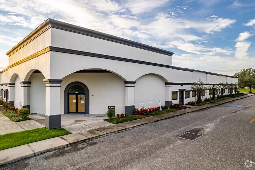 1043 Upsala Rd, Sanford, FL 32771