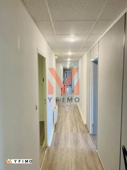 Office in Conflans-Sainte-Honorine for lease - Interior Photo - Image 3 of 8