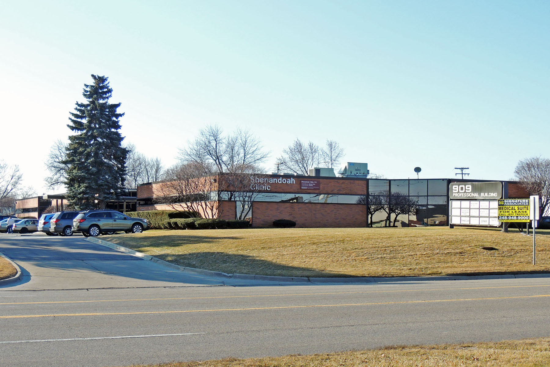 909 W Maple Rd, Clawson, MI for lease Building Photo- Image 1 of 7