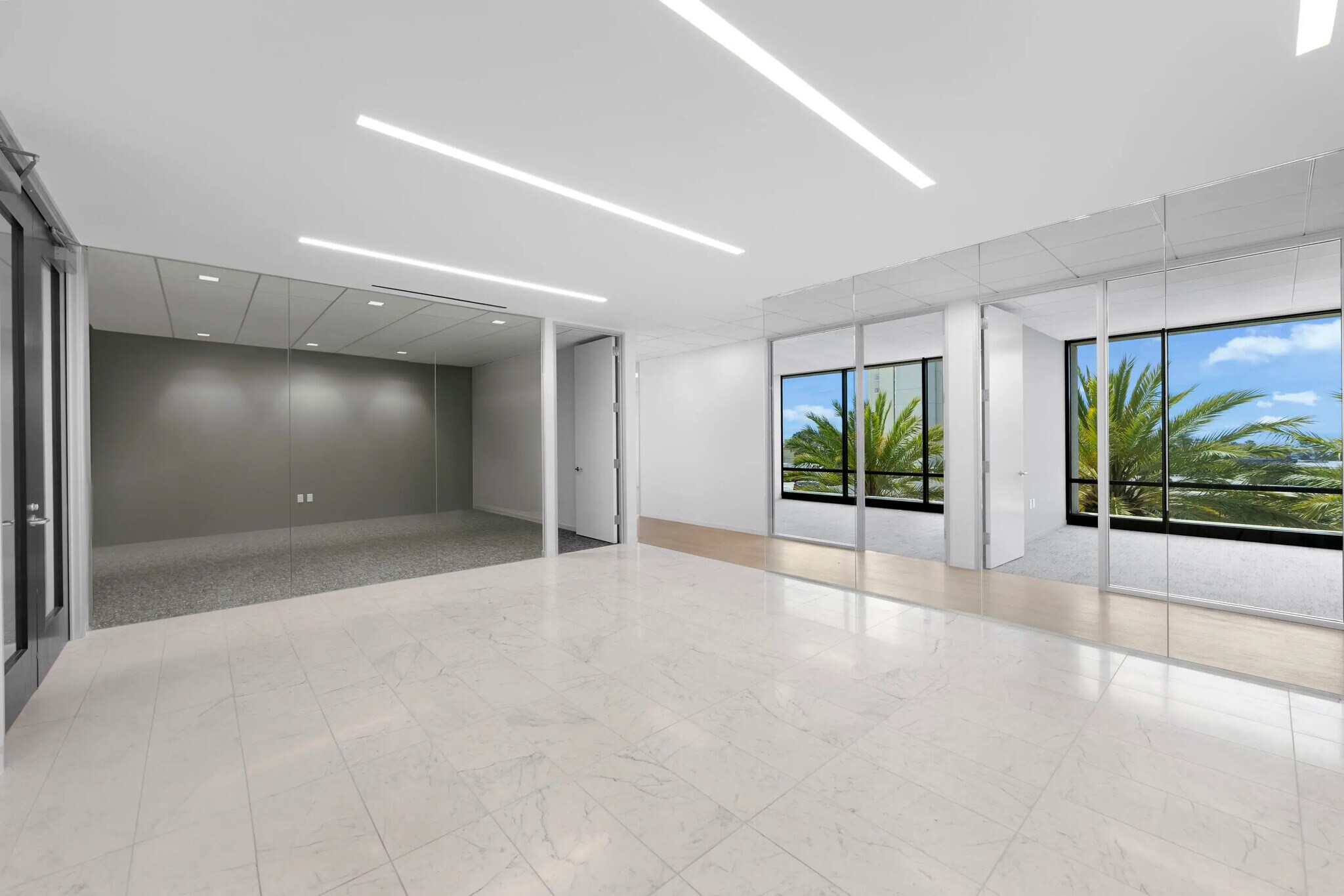 620 Newport Center Dr, Newport Beach, CA for lease Interior Photo- Image 1 of 5