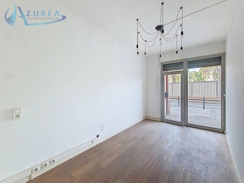 Retail in Nice for lease - Interior Photo - Image 1 of 5