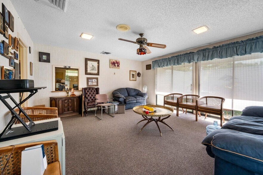 1900 Nebraska Ave, Fort Pierce, FL for sale - Building Photo - Image 2 of 29