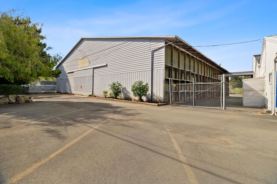 6305 SW Highway 101, Lincoln City, OR for sale - Building Photo - Image 2 of 43