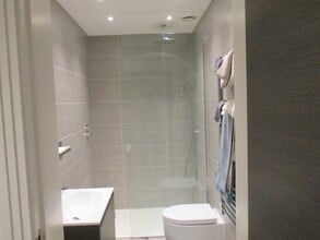 5 Hope Close, London for lease Interior Photo- Image 1 of 4