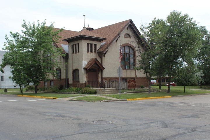 124 3rd Ave, Jamestown, ND for sale Primary Photo- Image 1 of 1