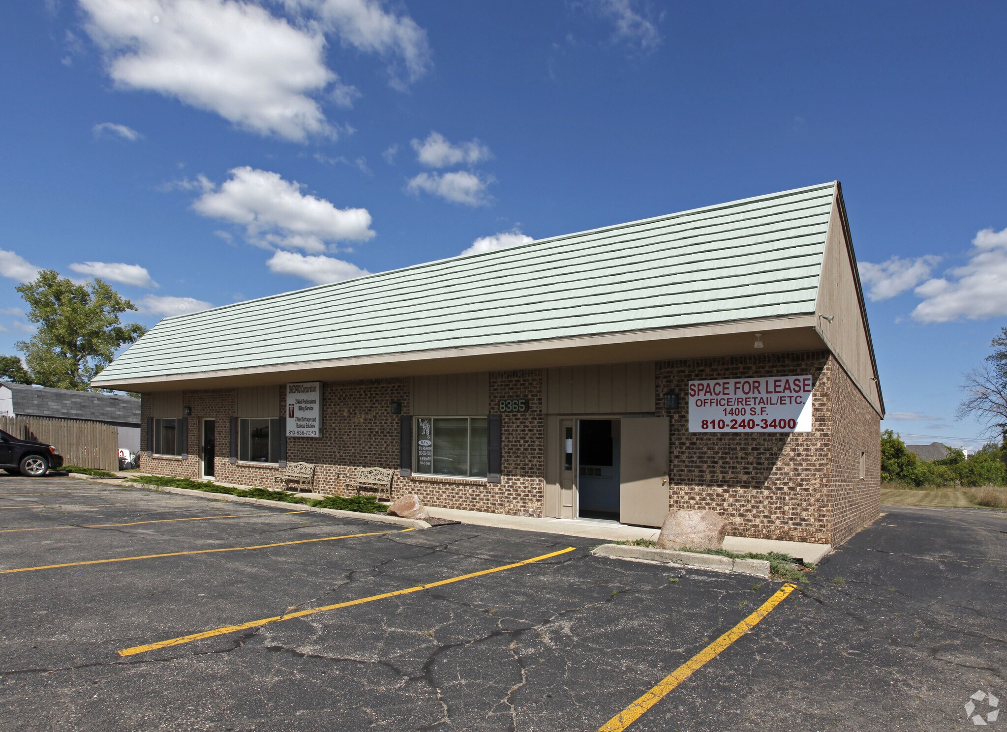 8359-8365 S State Rd, Goodrich, MI for lease Primary Photo- Image 1 of 3