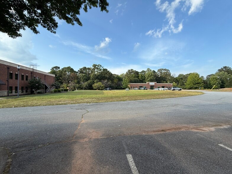 11299 Hwy 92, Woodstock, GA for sale - Building Photo - Image 3 of 13