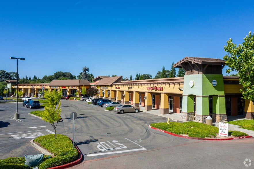 7456 Foothills Blvd, Roseville, CA 95747 Woodcreek Plaza