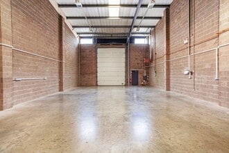 Park Ln, Birmingham for lease Interior Photo- Image 2 of 7