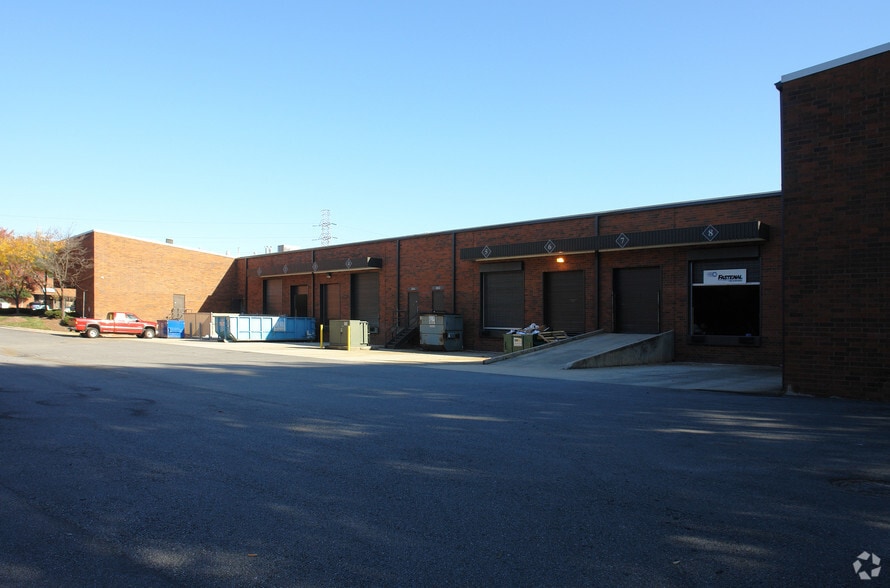 6230 Regency Pky, Norcross, GA for lease - Building Photo - Image 2 of 19