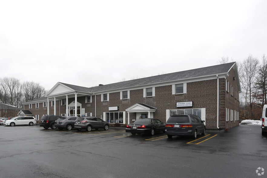 236-240 Pleasant St, Methuen, MA for lease - Building Photo - Image 1 of 3