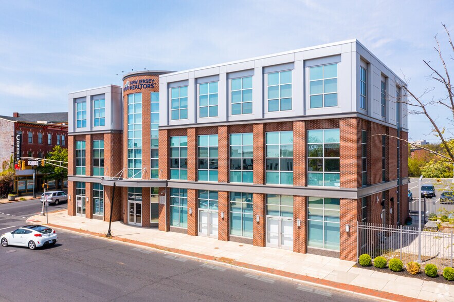 10 Hamilton Ave, Trenton, NJ for sale - Building Photo - Image 1 of 1